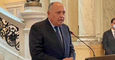 وزير الخارجية يعود إلى القاهرة قادمًا من سلطنة عُمان