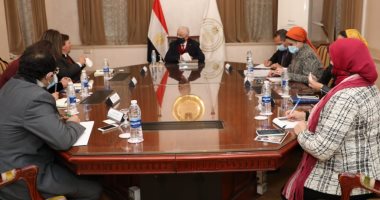 التعليم: خفض الكثافة بالفصول وإنهاء تعدد الفترات الدراسية بقرى "حياة كريمة" التعليم: خفض الكثافة بالفصول وإنهاء تعدد الفترات الدراسية بقرى "حياة كريمة"