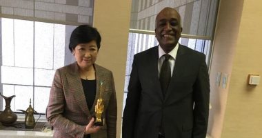 سفير مصر باليابان يبحث مع محافظ طوكيو أوجه التعاون المشترك بين الجانبين