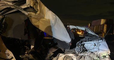 مصرع 3 وإصابة 7 فى إنقلاب ميكروباص بالطريق الدائرى الأوسطى بـ15 مايو ..صور مصرع 3 وإصابة 7 فى إنقلاب ميكروباص بالطريق الدائرى الأوسطى بـ15 مايو ..صور