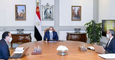 الرئيس السيسي يوجه بالاستمرار فى تطوير قطاع الاتصالات وبنيته الأساسية