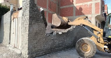 وزير الإسكان يُصدر 14 قراراً لإزالة مخالفات البناء والتعديات بالمدن الجديدة وزير الإسكان يُصدر 14 قراراً لإزالة مخالفات البناء والتعديات بالمدن الجديدة