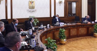 رئيس الوزراء يتابع خطوات إنشاء محطات تحلية مياه البحر رئيس الوزراء يتابع خطوات إنشاء محطات تحلية مياه البحر