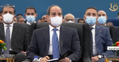 الرئيس السيسي يشاهد فيلما تسجيليا عن أهمية المشروع القومى لتنمية الأسرة