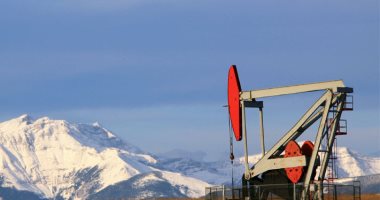 العقود الآجلة للنفط الأمريكى ترتفع أكثر من 3 دولارات إلى نحو 111 دولارا للبرميل