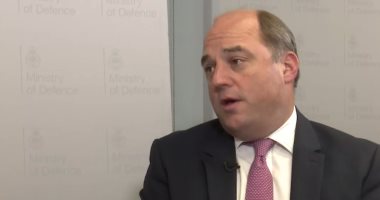 محتال يتحدث مع وزراء بريطانيين منتحلا شخصية رئيس وزراء أوكرانيا.. والسلطات تحقق