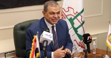 سعفان يتلقى تقريرا من مكتب تمثيل العمال بالإمارات بعدد ساعات العمل فى رمضان