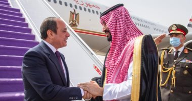 لحظة وصول الرئيس السيسى إلى السعودية.. فيديو