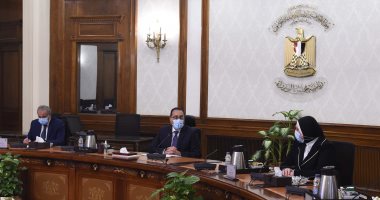 رئيس الوزراء يلتقى ممثلى الغرف التجارية للاطمئنان على توافر السلع الأساسية رئيس الوزراء يلتقى ممثلى الغرف التجارية للاطمئنان على توافر السلع الأساسية