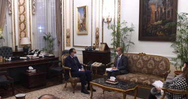 رئيس الوزراء يلتقى مدير المكتب الإقليمى لبرنامج الأمم المتحدة للمستوطنات البشرية رئيس الوزراء يلتقى مدير المكتب الإقليمى لبرنامج الأمم المتحدة للمستوطنات البشرية