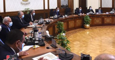 رئيس الوزراء يكلف المحافظين بمتابعة حركة الأسواق وأسعار استرشادية عادلة للسلع رئيس الوزراء يكلف المحافظين بمتابعة حركة الأسواق وأسعار استرشادية عادلة للسلع