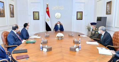 الرئيس السيسى يجتمع بمصطفى مدبولى وزراء الدفاع والتموين والداخلية ورئيس المخابرات العامة