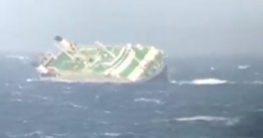 غرق سفينة ترفع علم الإمارات قرابة سواحل إيران.. والبحث جار عن 30 شخصا