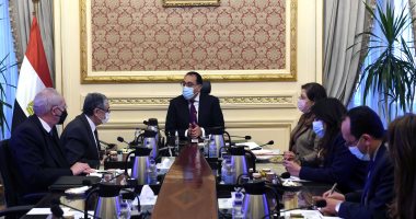 رئيس الوزراء يناقش عروض إقامة مشروعات الهيدروجين الأخضر فى مصر