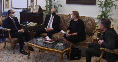 رئيس الوزراء يلتقى مسئولى شركة "ميرسك العالمية".. صور رئيس الوزراء يلتقى مسئولى شركة "ميرسك العالمية".. صور