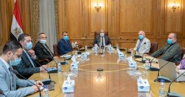 وزير الإنتاج الحربى يبحث مع وفد شركة "بابيرس" الأسترالية سبل التعاون المشترك وزير الإنتاج الحربى يبحث مع وفد شركة "بابيرس" الأسترالية سبل التعاون المشترك