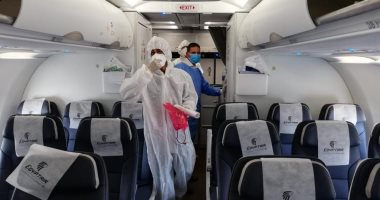 قنصل مصر فى بنغازى يستقبل أول رحلة لشركة مصر للطيران إلى مطار بنغازى قنصل مصر فى بنغازى يستقبل أول رحلة لشركة مصر للطيران إلى مطار بنغازى