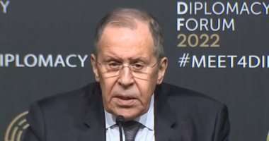 روسيا تفرض عقوبات على 29 أمريكيا بينهم نائبة الرئيس "هاريس" ومؤسس فيسبوك