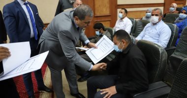 القوى العاملة تُسلم 100 عقد عمل لذوى الهمم بالشرقية ضمن مبادرة حياة كريمة القوى العاملة تُسلم 100 عقد عمل لذوى الهمم بالشرقية ضمن مبادرة حياة كريمة