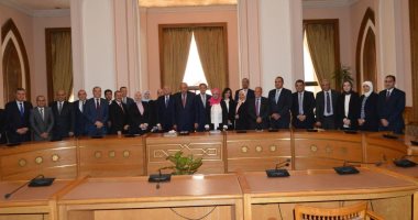 شكرى يلتقى أوائل الملحقين الإداريين المرشحين للعمل بالبعثات المصرية بالخارج