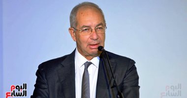 رئيس اقتصادية قناة السويس يعلن بدء تنفيذ مشروعات الهيدروجين الأخضر 2025