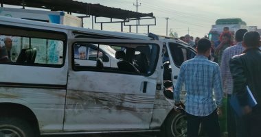 إصابة 14 شخصا وتوقف حركة المرور بدائرى المرج إثر انقلاب ميكروباص