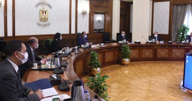رئيس الوزراء: مستعدون لاتخاذ أى قرارات لتيسير إجراءات استخراج تراخيص التشغيل