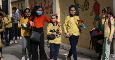 توافد طلاب رابعة ابتدائى على المدارس استعدادا لامتحان نهاية العام.. صور توافد طلاب رابعة ابتدائى على المدارس استعدادا لامتحان نهاية العام.. صور