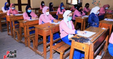 انطلاق امتحانات الفرصة البديلة للثانوى العام ورقيا بأسئلة اختيار من متعدد انطلاق امتحانات الفرصة البديلة للثانوى العام ورقيا بأسئلة اختيار من متعدد