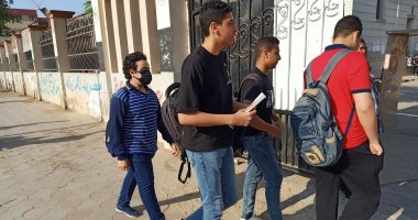 طلاب الشهادة الإعدادية بالقاهرة يبدأون امتحان الدراسات الاجتماعية