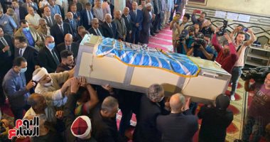 تشييع جثمان الكاتب الصحفى صلاح منتصر إلى مثواه الأخير