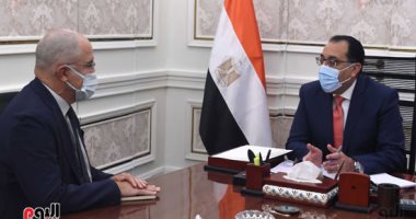 رئيس الوزراء لاتحاد الصناعات: مستعدون لتوفير الأراضى وإصدار "الرخصة الذهبية"