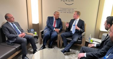 أمن الغذاء العالمى والأزمة الأوكرانية على مائدة مباحثات شكري ورئيس دافوس