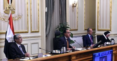 رئيس الوزراء: إطلاق مشروعات كبرى قريبا وتوفير حزم حوافز لجذب الاستثمار الأجنبى