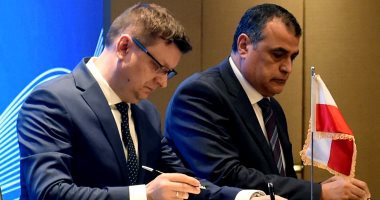توقيع بروتوكول لتصنيع أطقم التحويل للعمل بالغاز للمركبات بين مصر وبولندا توقيع بروتوكول لتصنيع أطقم التحويل للعمل بالغاز للمركبات بين مصر وبولندا