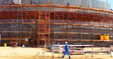 شرايين جديدة للاقتصاد.. بدء إقامة المنطقة البترولية الحديثة بالتبين.. فيديو شرايين جديدة للاقتصاد.. بدء إقامة المنطقة البترولية الحديثة بالتبين.. فيديو