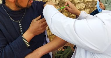 الصحة: توفير لقاح كورونا للمصرين والأجانب بمراكز اللقاحات مجانا