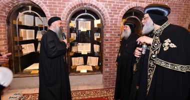 البابا تواضروس يتفقد متحف المقتنيات الأثرية بكنيسة السيدة العذراء بسخا