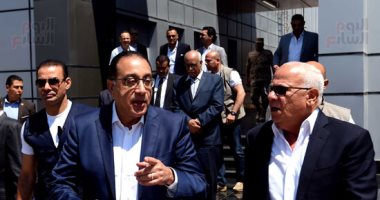 رئيس الوزراء: نحرص على تقديم مختلف الحوافز للشركات لتوطين صناعة السيارات