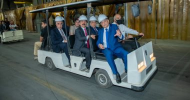 وزير الإنتاج الحربى ووزير الدفاع العراقى يتفقدان مصنع 200 الحربى