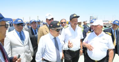 أسامة ربيع: إزالة 26 مليون متر رمال مشبعة بالمياه لتطوير القطاع الجنوبى للقناة