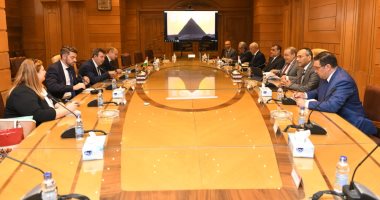 وزير الإنتاج الحربى يستقبل وزير التكنولوجيا والصناعة المجرى لبحث أوجه التعاون المشترك وزير الإنتاج الحربى يستقبل وزير التكنولوجيا والصناعة المجرى لبحث أوجه التعاون المشترك
