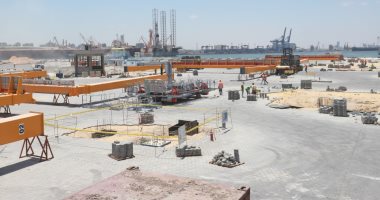 النقل: إنشاء أرصفة جديدة بميناء الإسكندرية لاستقبال السفن العملاقة.. صور النقل: إنشاء أرصفة جديدة بميناء الإسكندرية لاستقبال السفن العملاقة.. صور