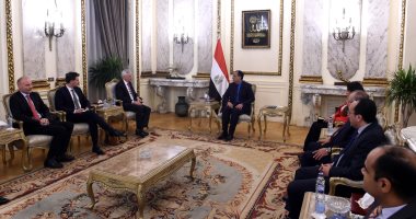 رئيس الوزراء يلتقى السفير الفرنسى لبحث عدد من الملفات ذات الاهتمام المشترك