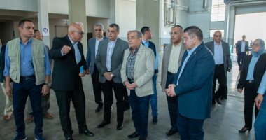 وزير الدولة للإنتاج الحربى يتفقد شركتى أبو زعبل للصناعات والكيماويات المتخصصة