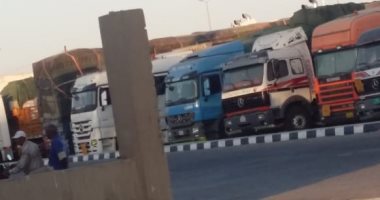 ضوابط سير التريلات على الطرق الرابطة بين المحافظات تجنبا لوقوع الحوادث ضوابط سير التريلات على الطرق الرابطة بين المحافظات تجنبا لوقوع الحوادث