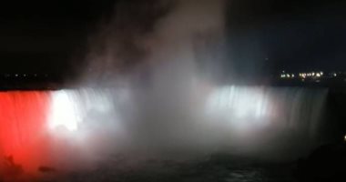 إنارة شلالات نياجرا بألوان علم مصر احتفالا بذكرى ثورة 23 يوليو