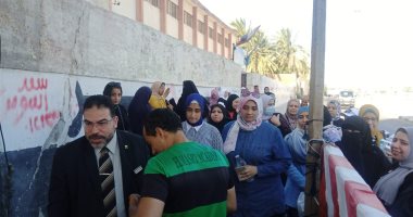 التعليم تتابع وصول أسئلة الكيمياء والجغرافيا إلى لجان امتحانات الثانوية التعليم تتابع وصول أسئلة الكيمياء والجغرافيا إلى لجان امتحانات الثانوية