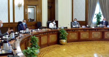 رئيس الوزراء يستعرض المخطط العام لمشروع "العلمين ريفييرا" السياحى رئيس الوزراء يستعرض المخطط العام لمشروع "العلمين ريفييرا" السياحى