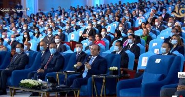 الرئيس السيسي: شركة العاصمة ترغب بتأجير الحى الحكومى بـ4 مليارات جنيه سنويا الرئيس السيسي: شركة العاصمة ترغب بتأجير الحى الحكومى بـ4 مليارات جنيه سنويا